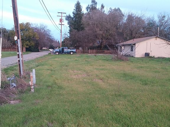 5th image of 640 Mayer Ave