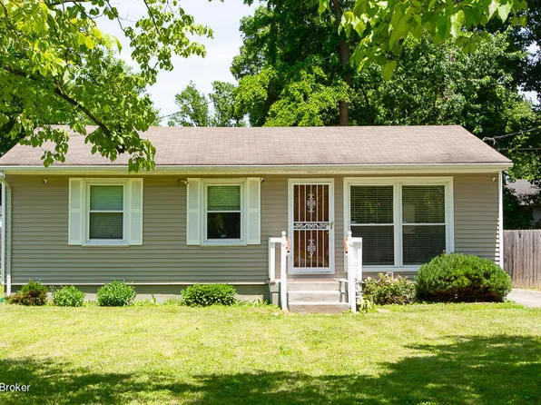 5003 Red Oak Ln, Louisville, KY 40218