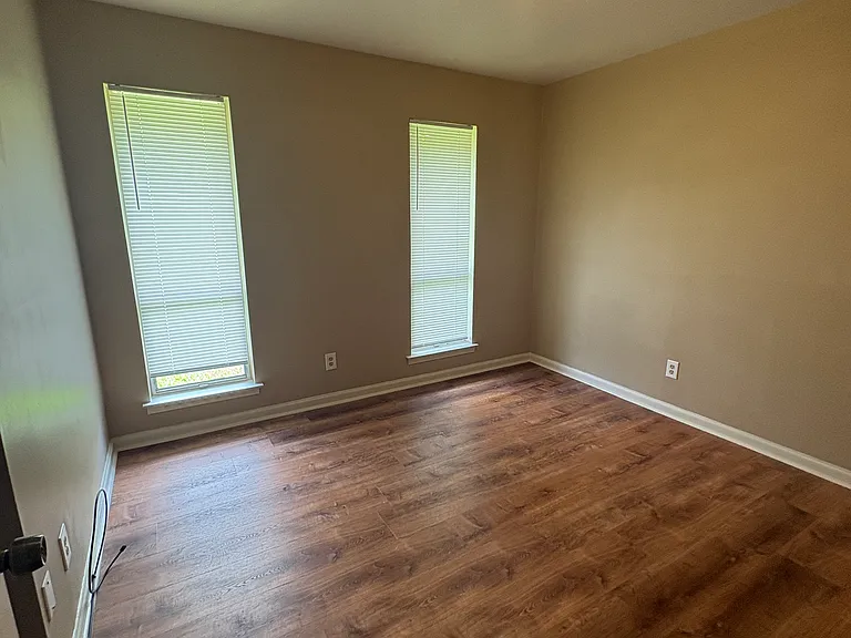 321 Sultan Ct — Photo 8