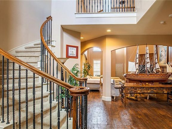 3rd image of 1119 Arbor Park Dr