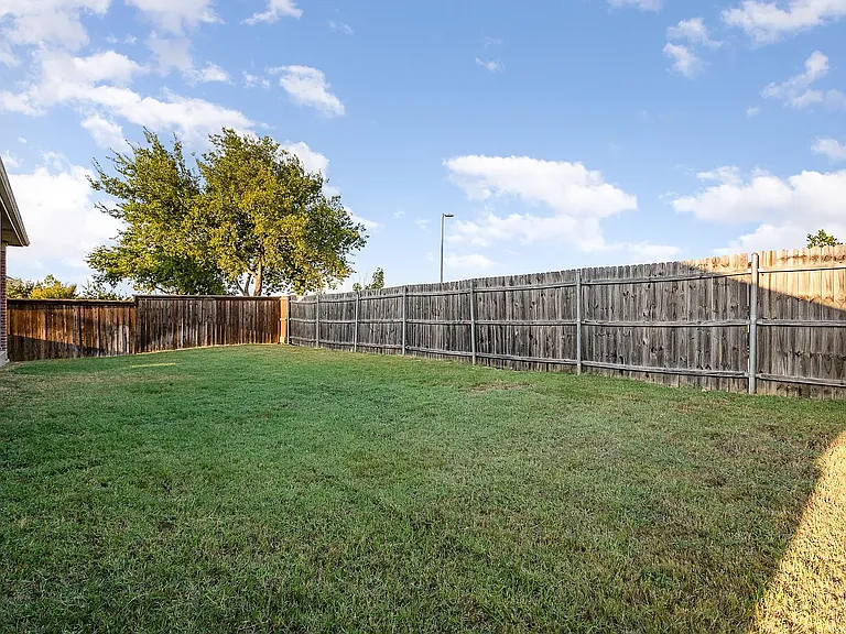 1432 Palestine Dr — Photo 18