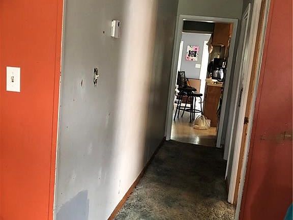 4th image of 24 Maple Ave