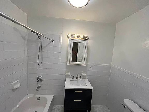 4th image of 1479 York Ave #2S