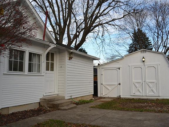 3rd image of 367 Cherry St