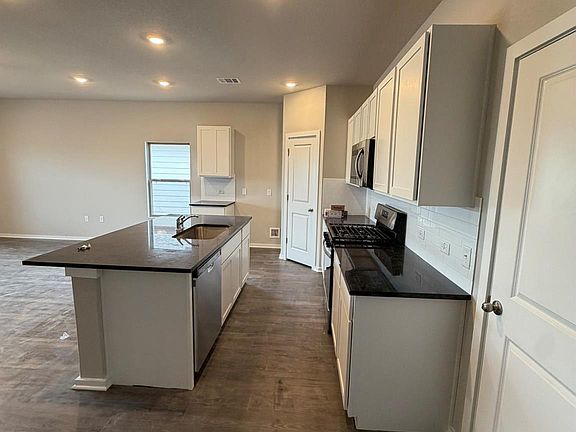 3rd image of 25537 Flora Bella Ln