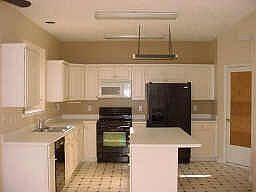 EAT-IN KITCHEN PLUS ISLAND