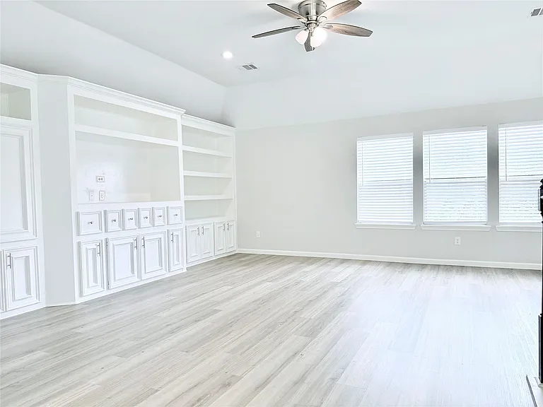 5711 Silver Bay Ct — Photo 26