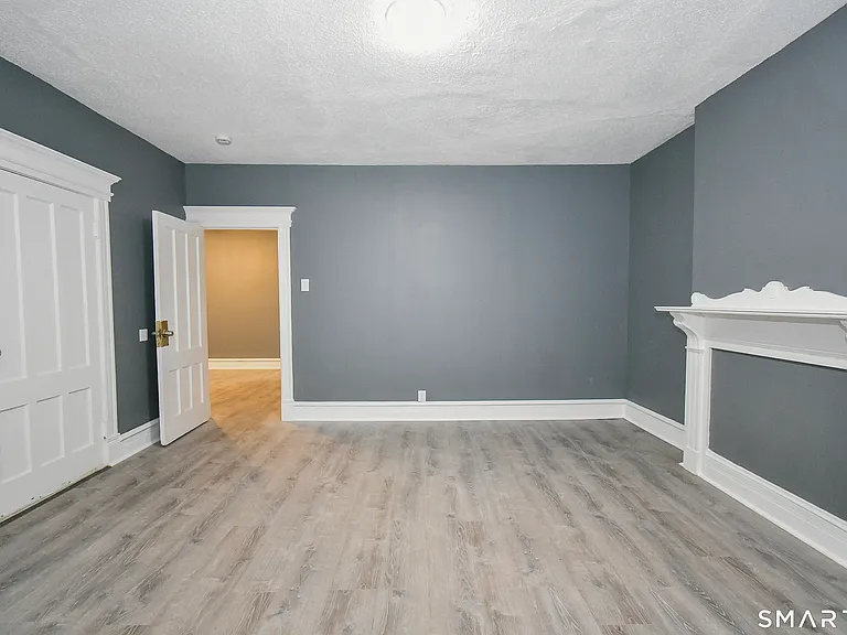 122 Hungerford St — Photo 4