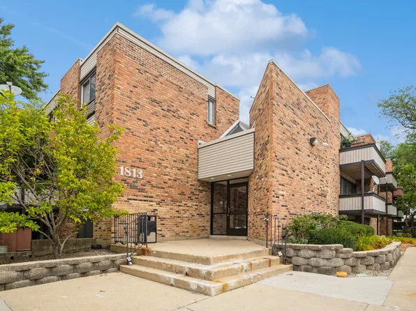 1813 Hemlock Pl APT 205, Schaumburg, IL 60173