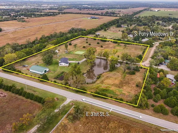 14 Pony Meadows Dr, Wichita, KS 67232