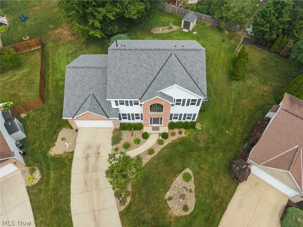17118 Woodlawn Ct, Strongsville, OH 44149