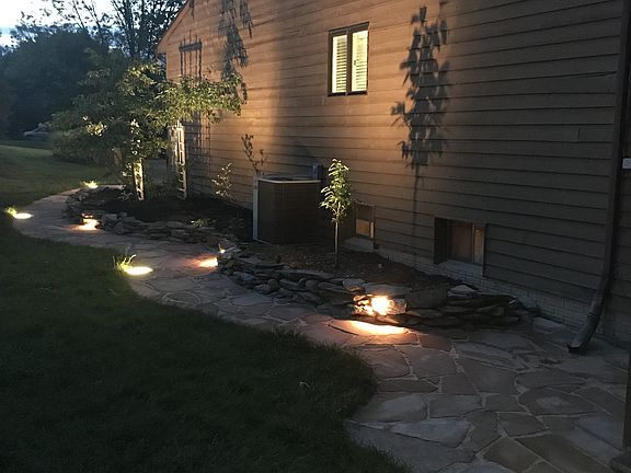 5th image of 10391 Meadowlake Cir