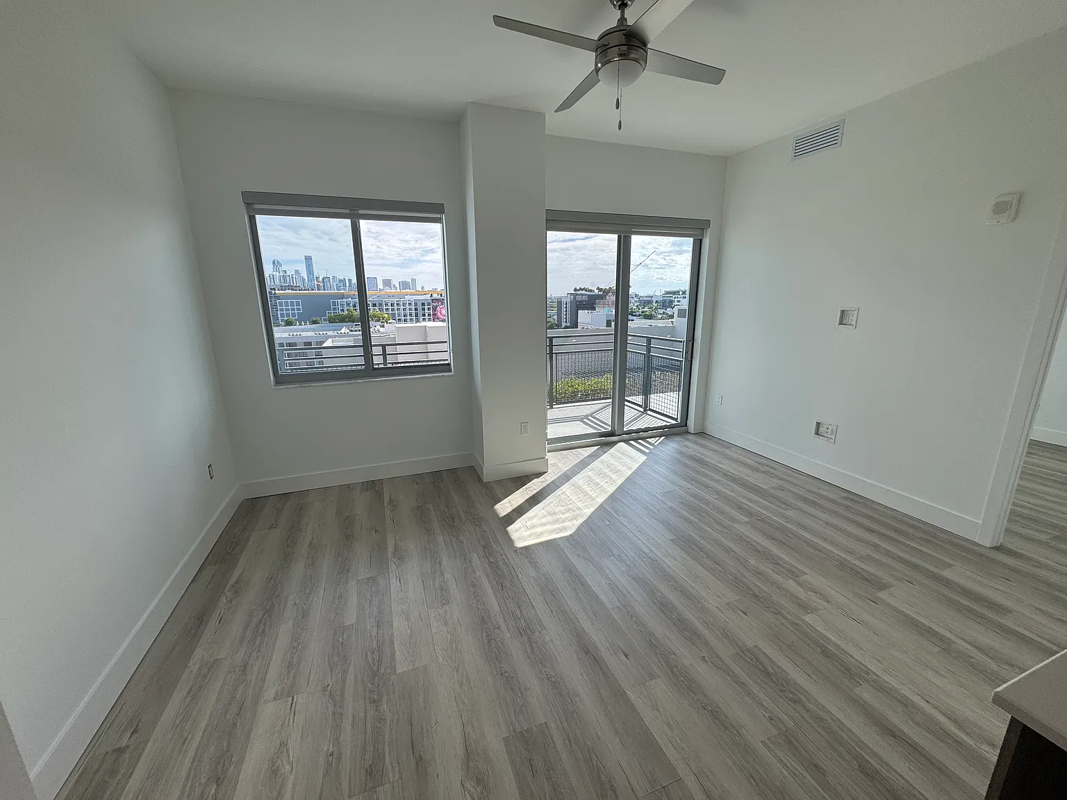 1 bed, 700 sqft, $2,190 — Photo 4