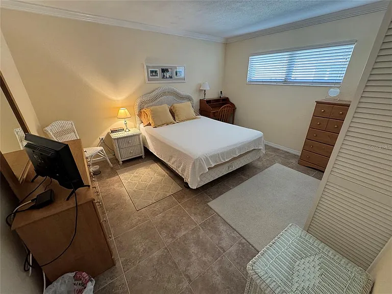 510 Granada Ave #105 — Photo 9