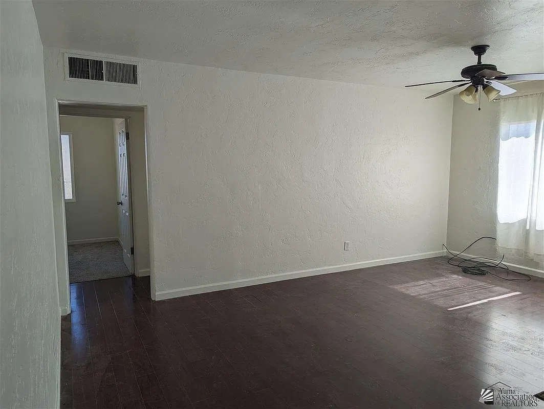 3 bed, 2.0 bath, 1366 sqft, $1,499 — Photo 3
