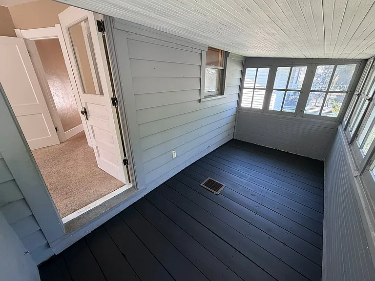 4136 Fairview Dr — Photo 27