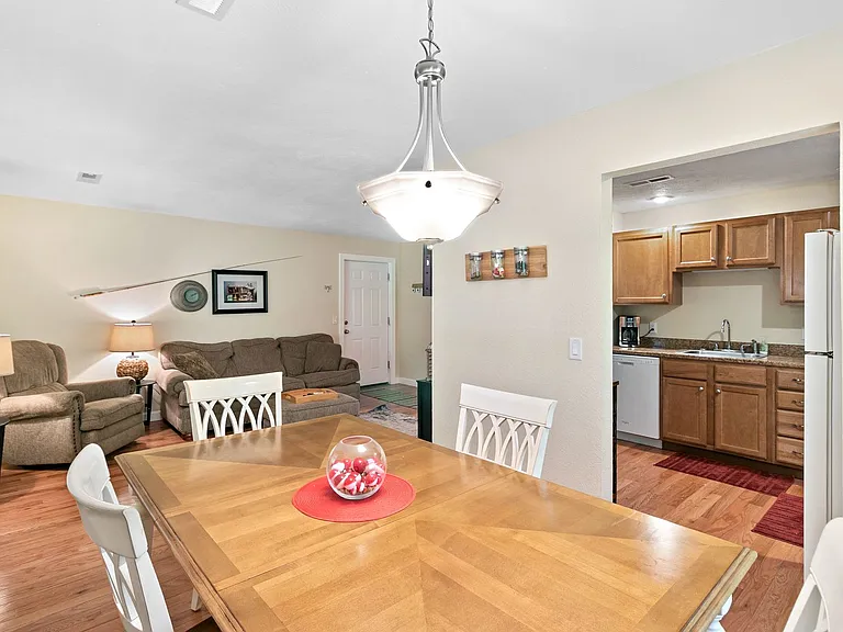 Timber Ridge Apartments (Timber Ridge 64 LLC) — Photo 10