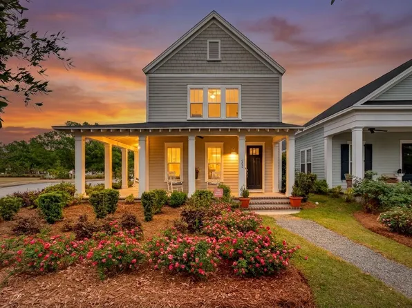 203 Gnarly Oak Ln, Summerville, SC 29485