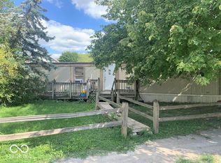 108 N 3rd St, New Market, IN 47965