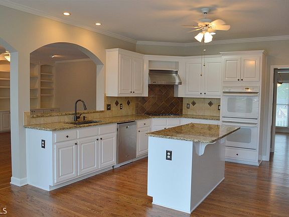 5th image of 1182 Albemarle Way