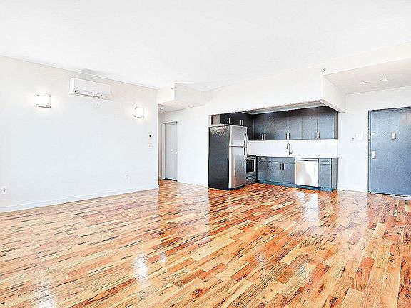 3rd image of 15 Somers St Penthouse B