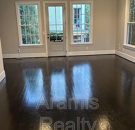 3rd image of 2167 Niles Pl NE