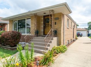 8809 S California Ave, Evergreen Park, IL 60805