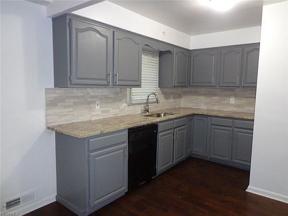 3rd image of 7153 W Parkview Dr