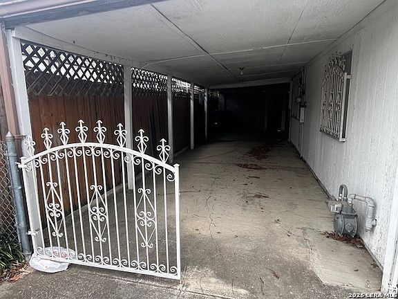 5th image of 219 SW 37th
