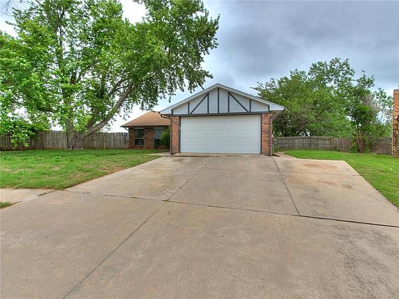 2nd image of 2644 Smalley Cir
