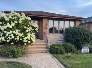 6225 W 63rd Pl, Chicago, IL 60638