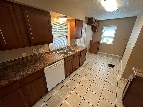 5th image of 1617 Oberon Dr