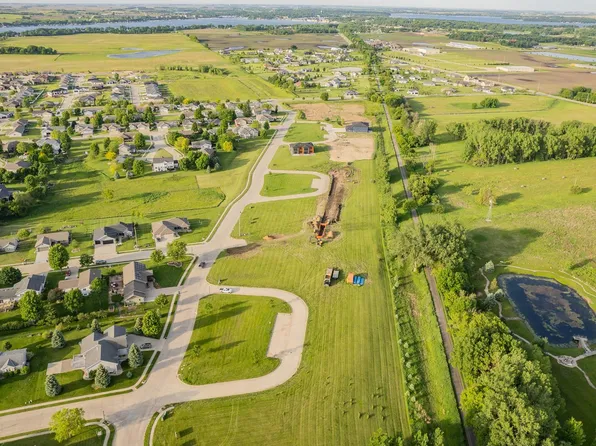 3118 Spruce Ct, Spirit Lake, IA 51360