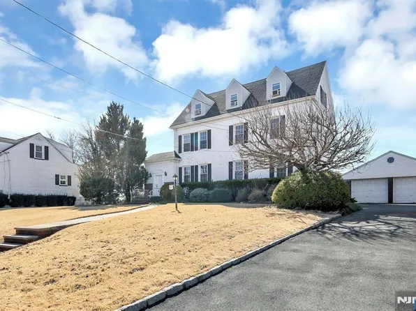 67 Noel Dr, North Arlington, NJ 07031