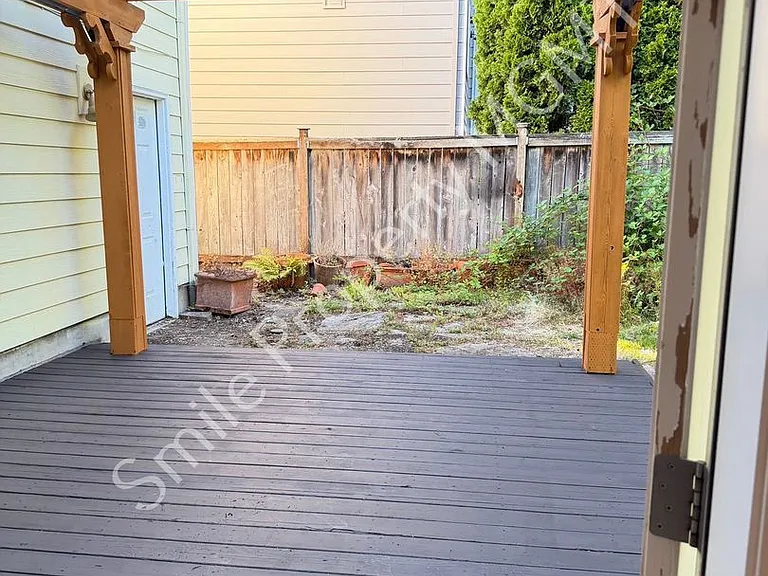 184 SW 105th Ter — Photo 16
