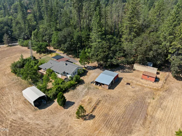 1843 W Evans Creek Rd, Rogue River, OR 97537