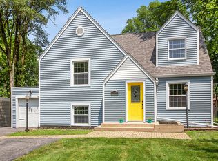 205 Cornwall Dr, Crete, IL 60417