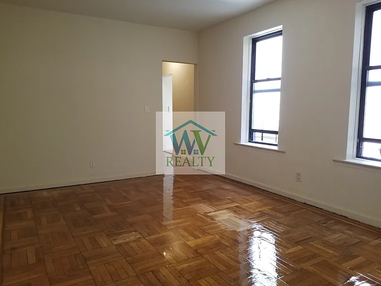 2835 Bainbridge Ave #B6 — Photo 4