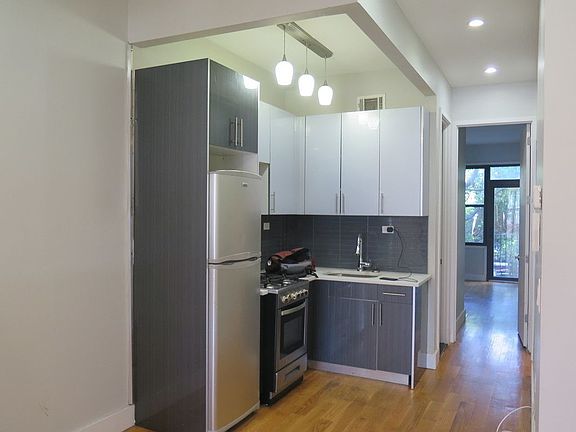 3rd image of 188 Noll St #Garden2