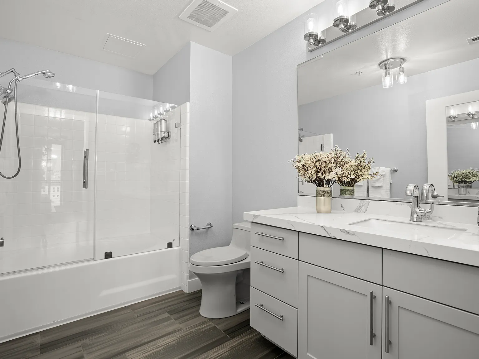 1 bed, 807 sqft, $4,300 — Photo 2