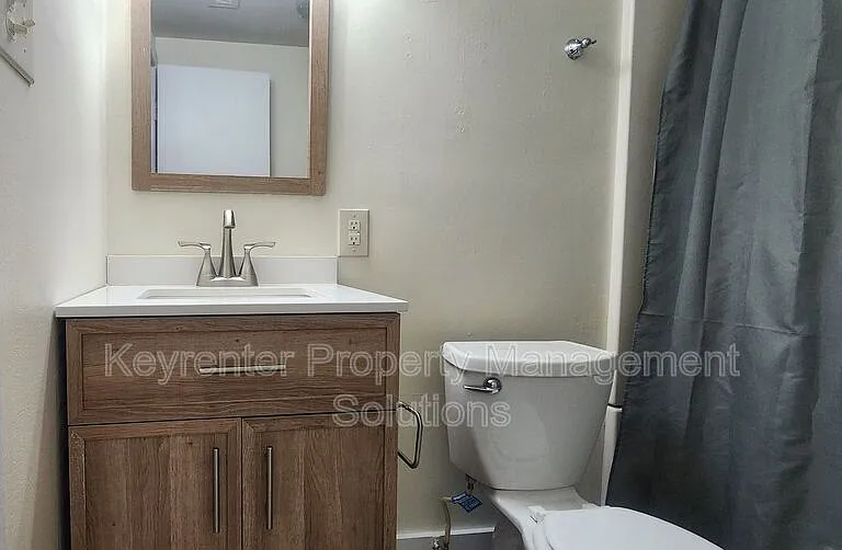 813 Highland Ave — Photo 12