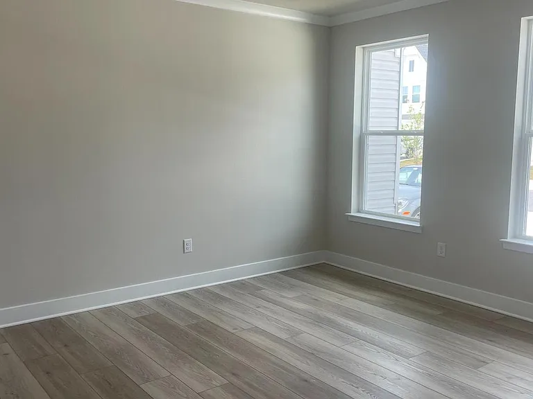 29292 Oxford Dr — Photo 4