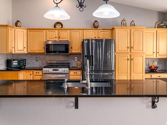 5th image of 7845 Tiburon Ct