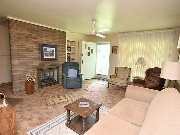 5th image of 395 Erskine Ave