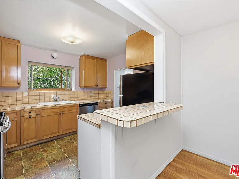 820 Crestmoore Pl — Photo 8