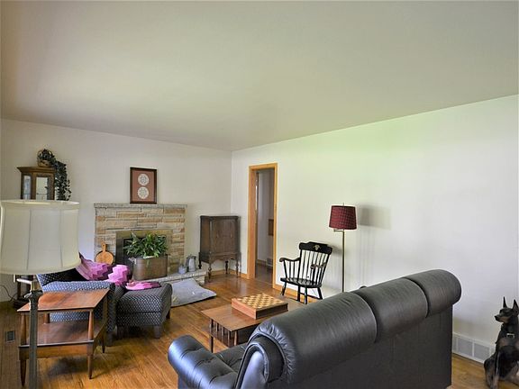 2nd image of 1741 Riverwood Ln