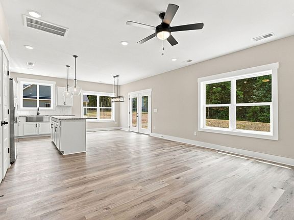 4th image of 2913 Ferrells Branch Rd