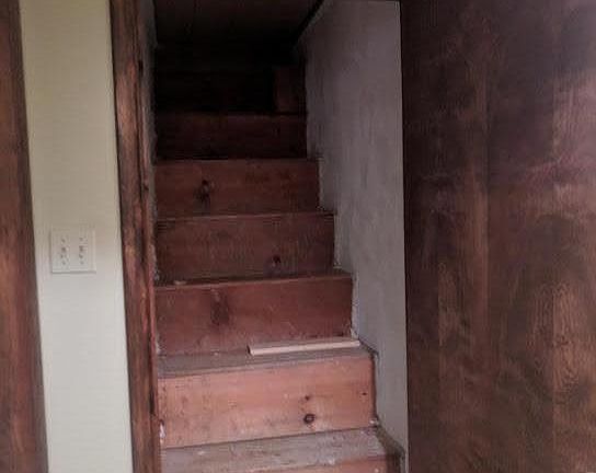 Attic access (storage)