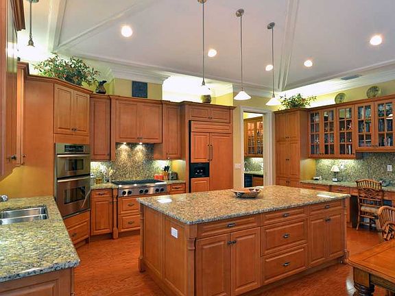 4th image of 402 N Palm Island Cir