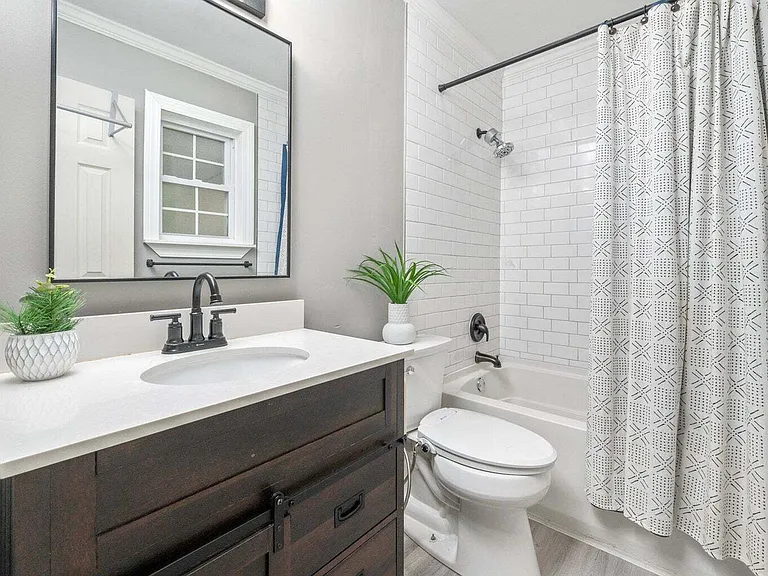 110 Green Dr — Photo 14